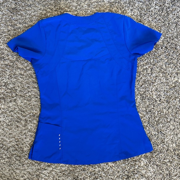 Lightweight Scrubs set - Picture 6 of 9